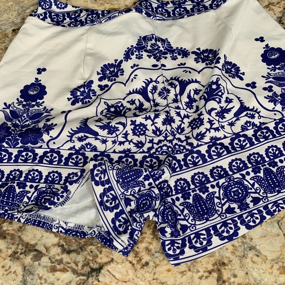 Super cute women’s matching top and short set SZ LG blue white Mediterranean - Picture 7 of 11